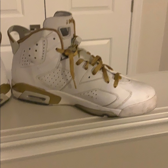 Jordan 6 Retro Golden Moments - Picture 3 of 7